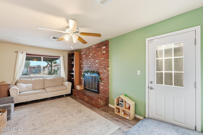 Building Photo - 2352 E Delgado St