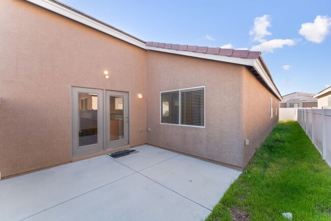 Building Photo - Spacious 3-Bed, 2-Bath Home with All Appliances Included!