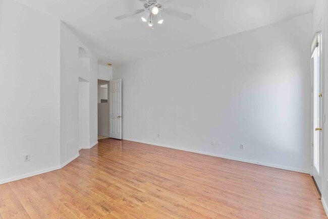 Building Photo - 14415 Century Dr