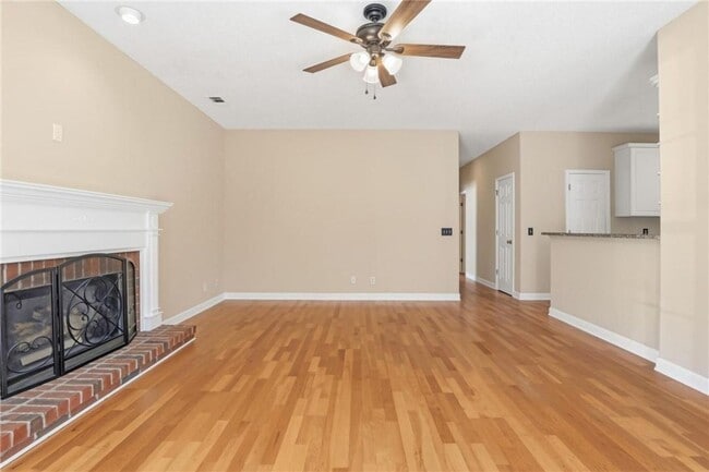 Building Photo - 4-Bedroom Home in Wild Heron with Front Porch and Fenced Yard