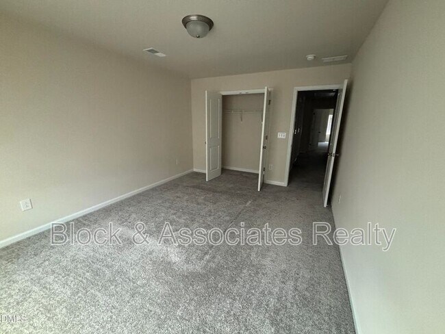 Building Photo - 268 Abbots Ml Dr