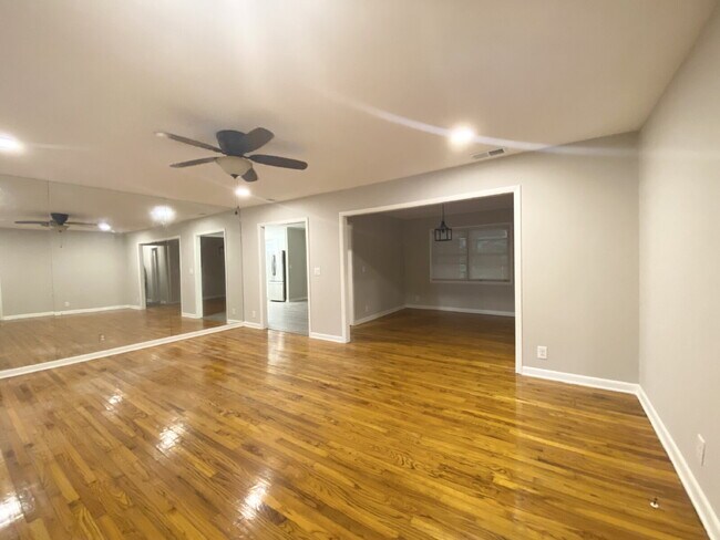 Building Photo - Single-family home on Hilton Head Island with NO HOA!