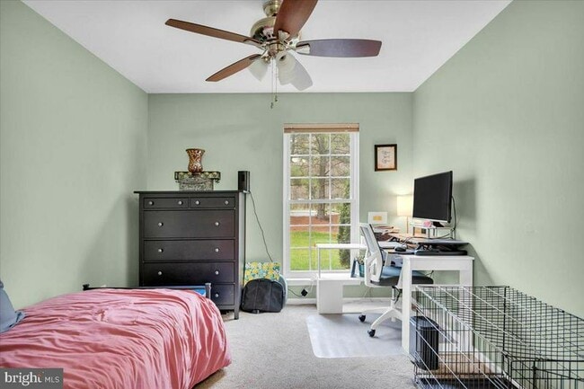 Building Photo - 213 Steeplechase Ct