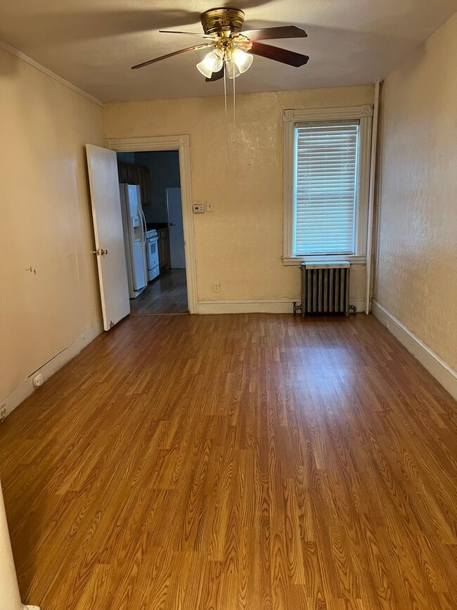 Building Photo - Large 4 bed 1.5 Bath Old City Lancaster Home