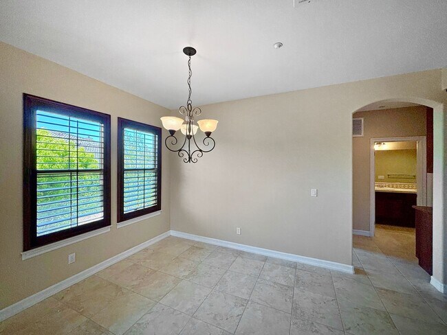 Building Photo - Bright 2BD/2BA Townhouse in Serra Mesa with Balcony, Fireplace & Resort-Style Amenities