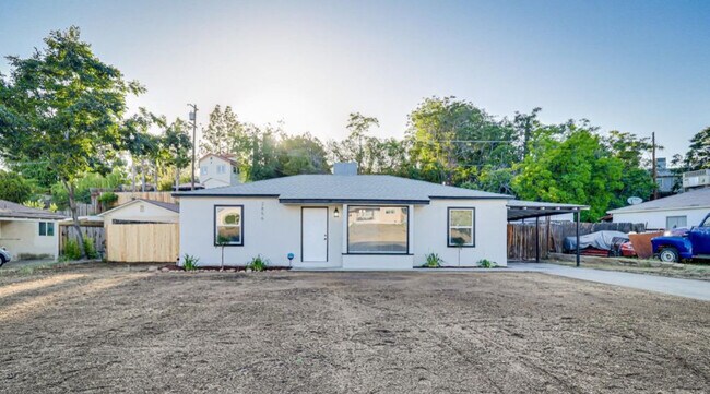 Primary Photo - 2856 Hawthorne Ave