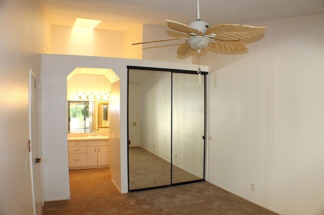 Building Photo - Beautiful Sun Lakes Country Club Home – 55+ Gated Community