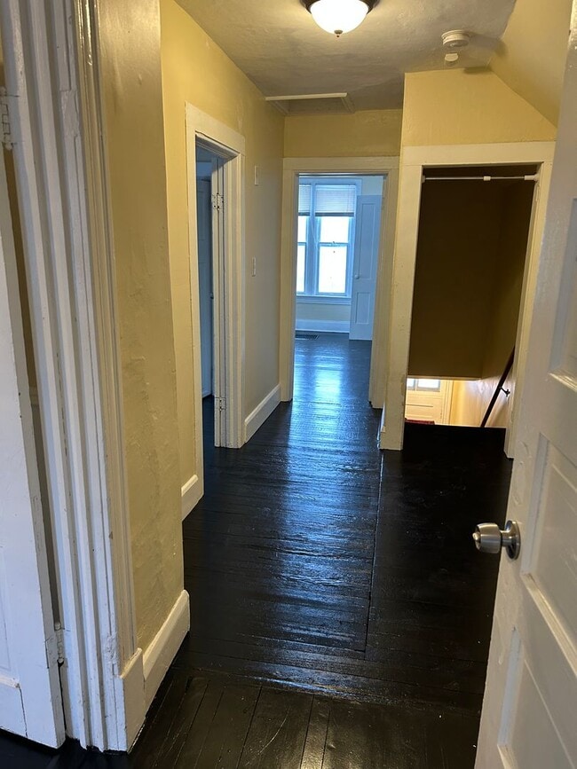 Building Photo - 3 bedrooms 1 bathroom house by Augsburg Un...