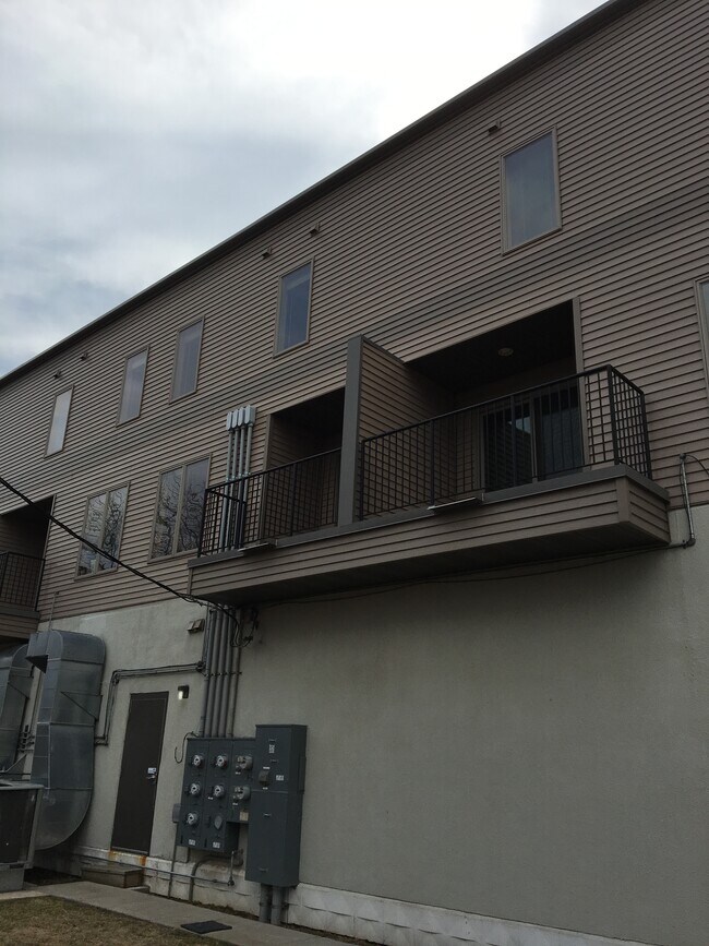 Building Photo - 1011 E Central Entrance