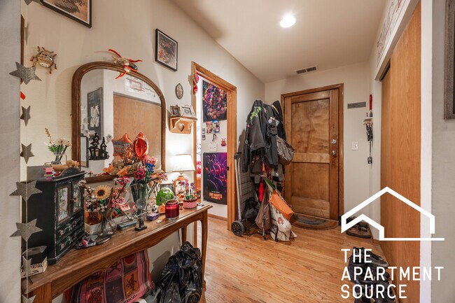 Building Photo - 2724 N Kimball Ave