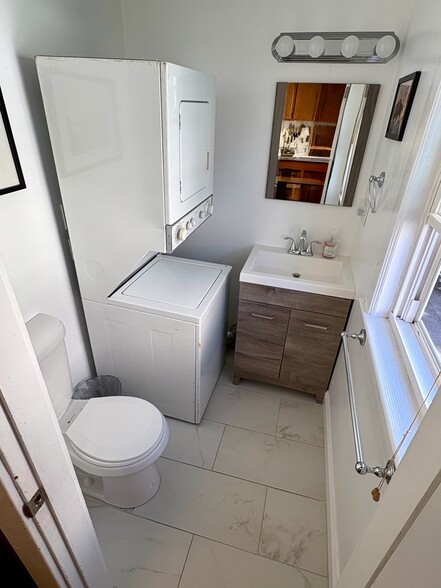 Images are representative samples of the advertised unit. Actual units shown during tours may differ - 11 Sunset St