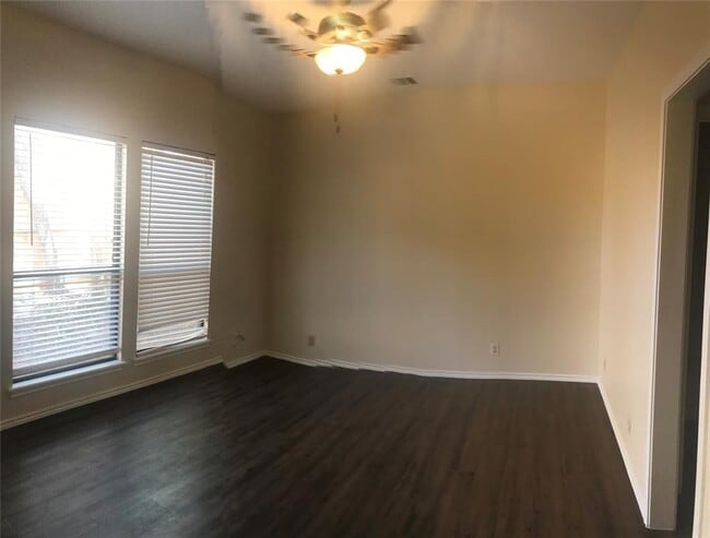 Building Photo - 4118 Bayberry Dr