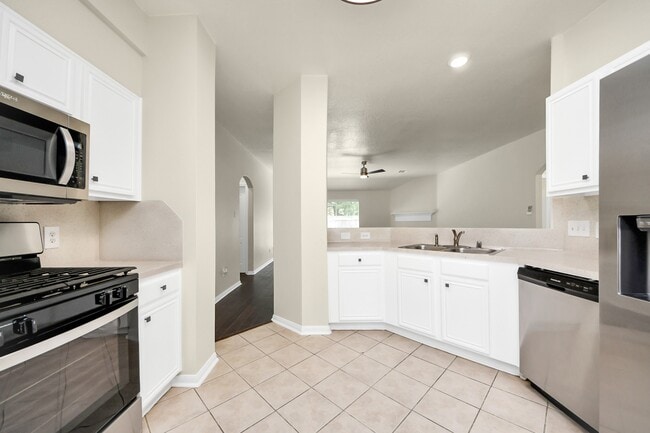 Building Photo - 5114 Santrey Dr