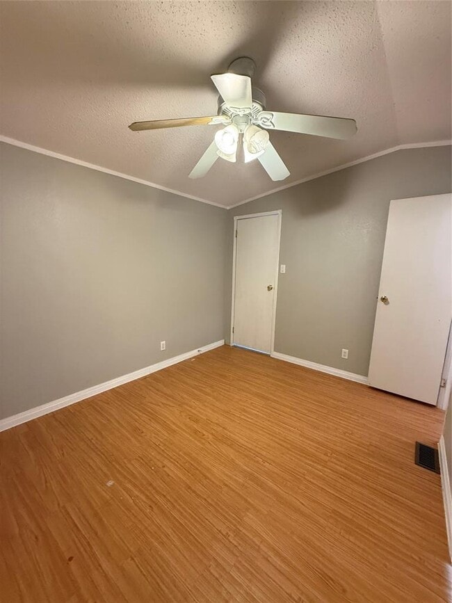 Building Photo - 7200 Fm 487