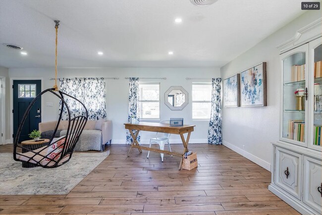 Building Photo - 4112 Dublin St