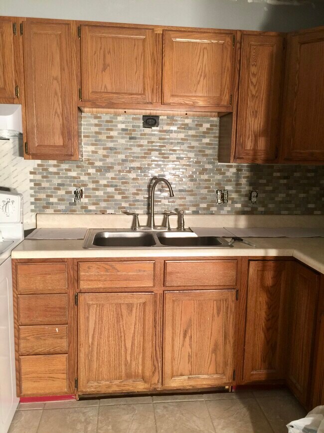 Kitchen with Convection Oven - 123 11th Ave N