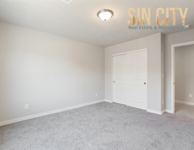 Building Photo - 1066 Strigose Ave