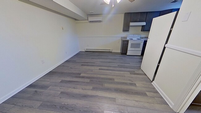 Building Photo - Basement Apartment