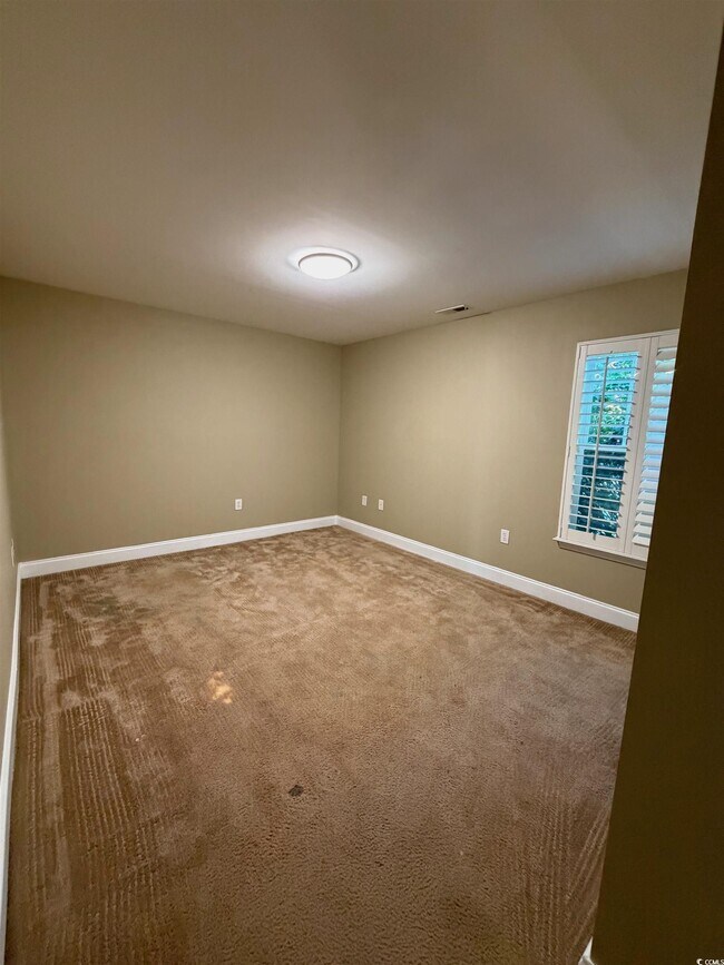 Building Photo - 619 Uniola Dr