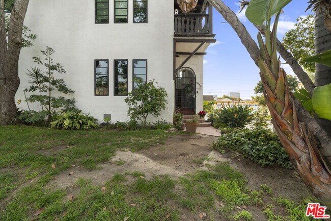 Building Photo - 8014 4th St