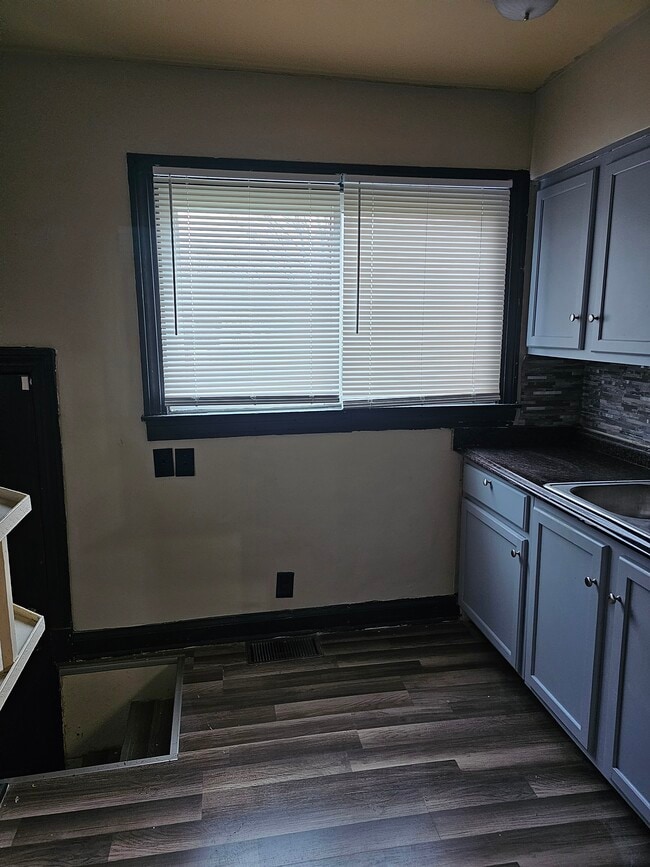 Building Photo - 1612 S 31st St