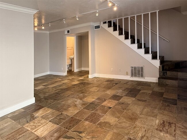 Building Photo - 1903 Portsmouth St