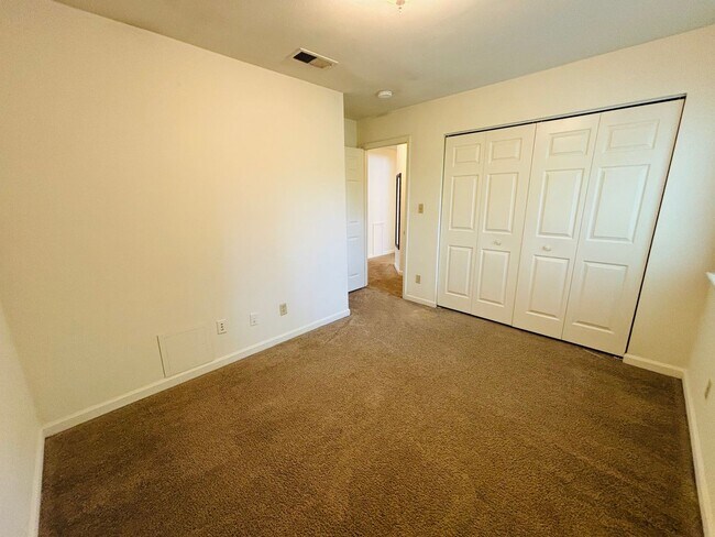 Building Photo - 400J Berryfield Lane