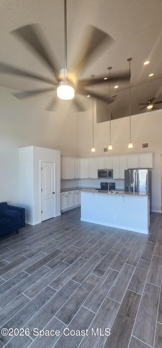 Building Photo - 92 Clemente Dr