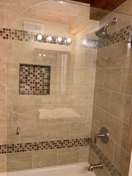 Building Photo - 320 Via Casitas