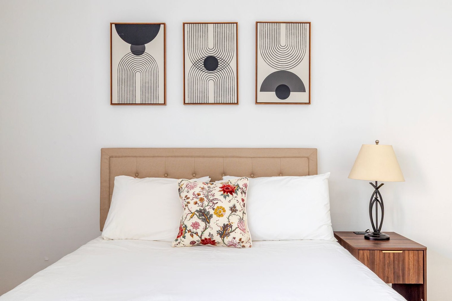 Building Photo - 328 W 11th St