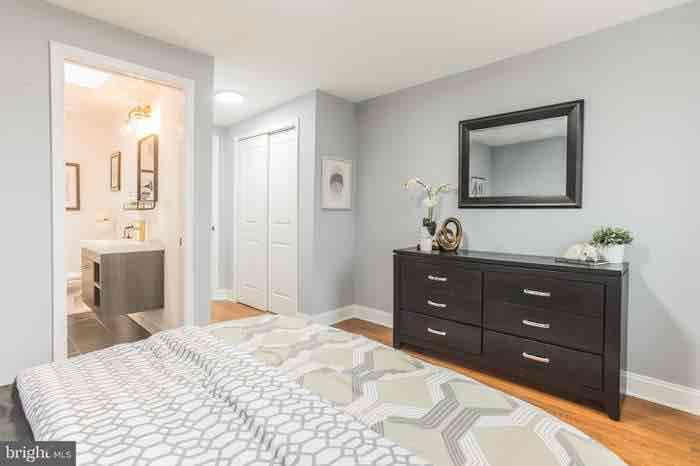 Building Photo - 717 Sigel St