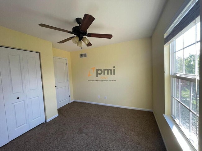 Building Photo - 10880 Mississippi St