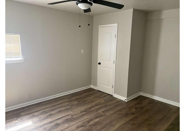 Building Photo - 4825 Brinkley St