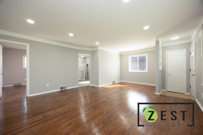 Building Photo - 3 BD 1 BA HOME AVAILABLE NOW! 1,300 Monthly