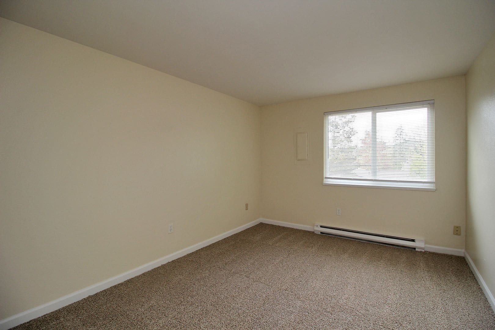 Building Photo - 11102-11130 SW 62nd Ave