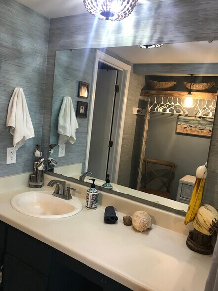 Building Photo - 6850 Blue Heron Blvd