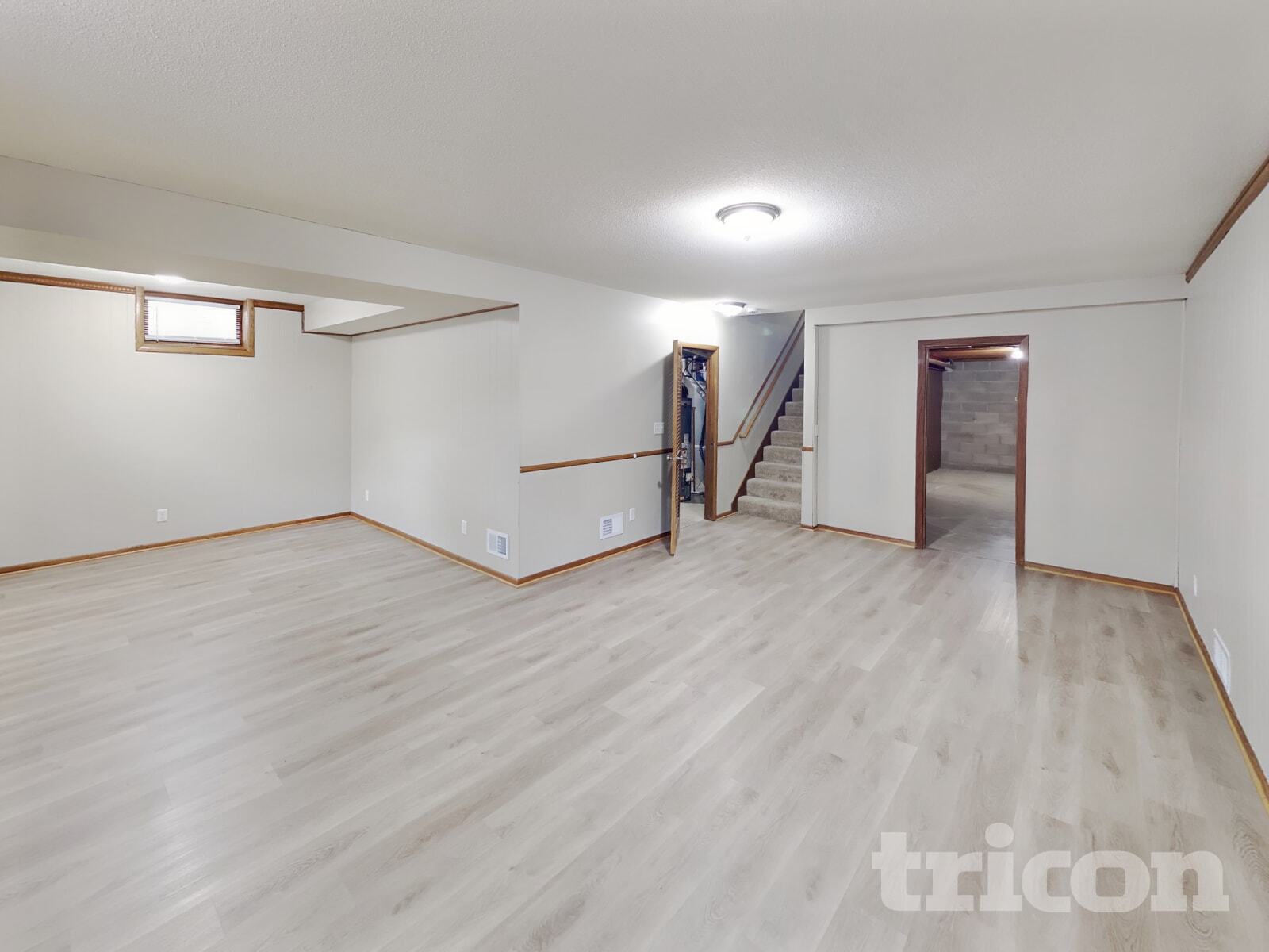 Building Photo - 3301 Skyview Dr