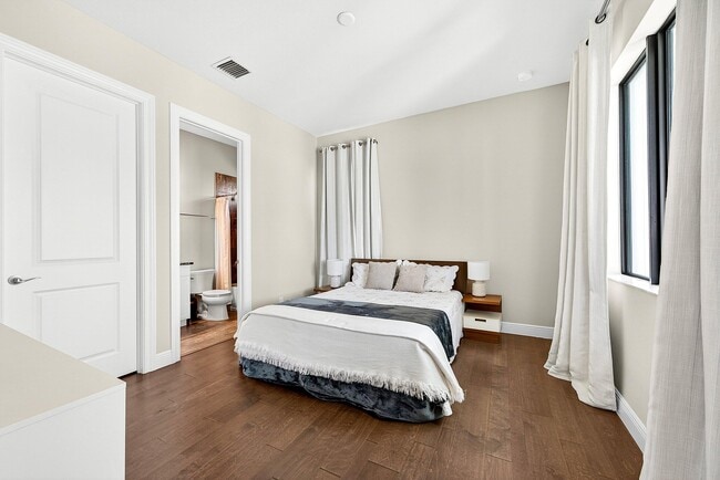 Building Photo - 2600 NW 69th St