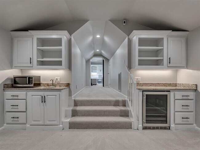 Building Photo - 18601 Wolf Creek Dr