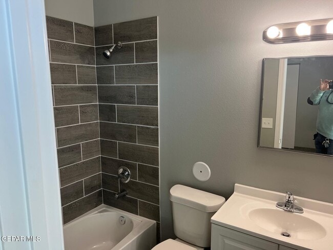 Building Photo - 13380 Soleen Rd