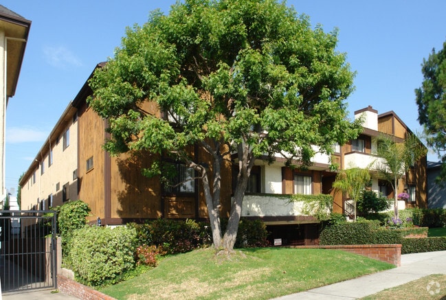 Building Photo - 3515 Keystone Ave