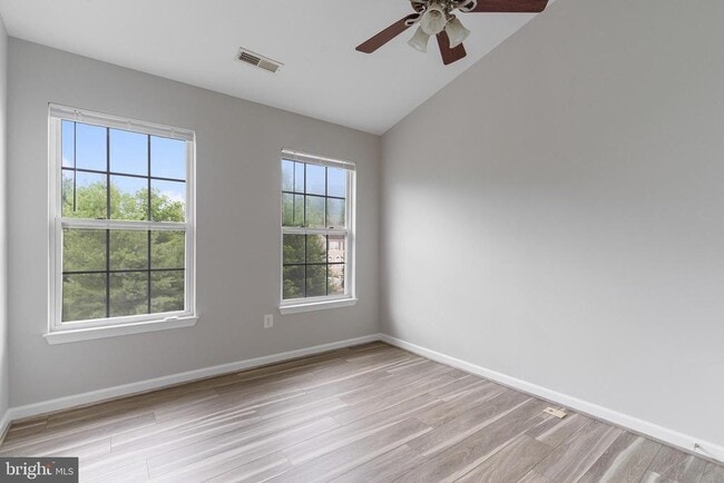 Building Photo - 7041 Water Oak Rd