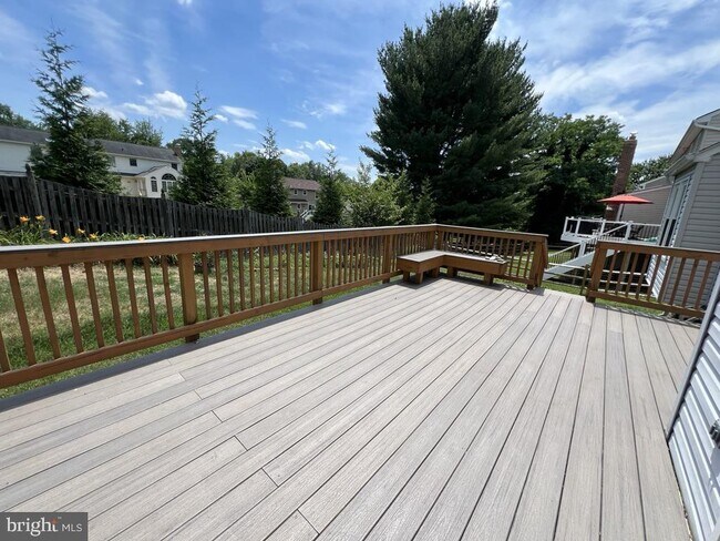 Building Photo - 8519 Wheatfield Way