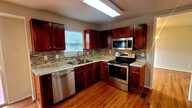 Building Photo - 4000 Stone Creek Terrace