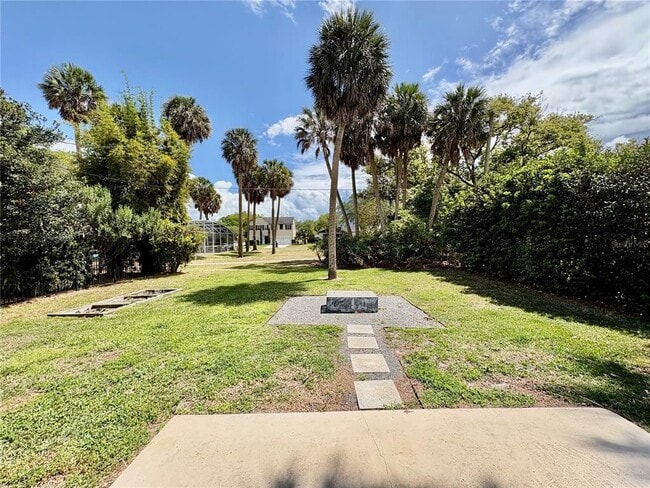 Building Photo - 438 Lakeview Ave