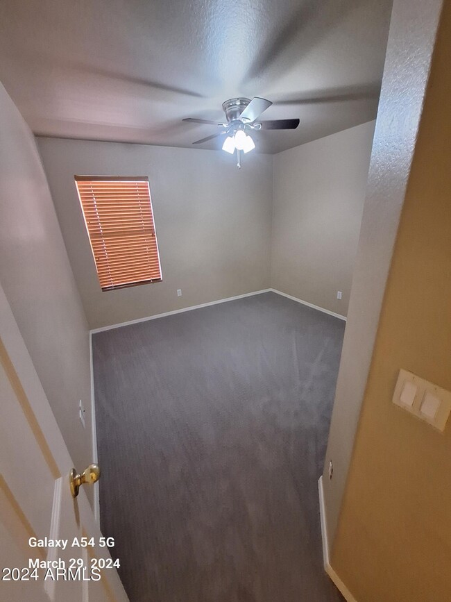 Building Photo - 9205 W Lone Cactus Dr