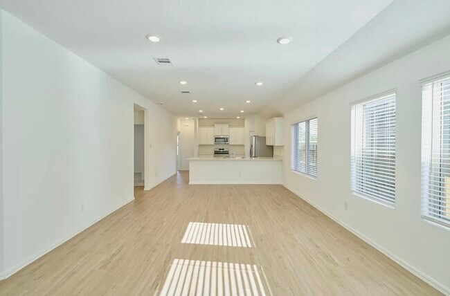 Building Photo - 6313 Barrington Clf Trl