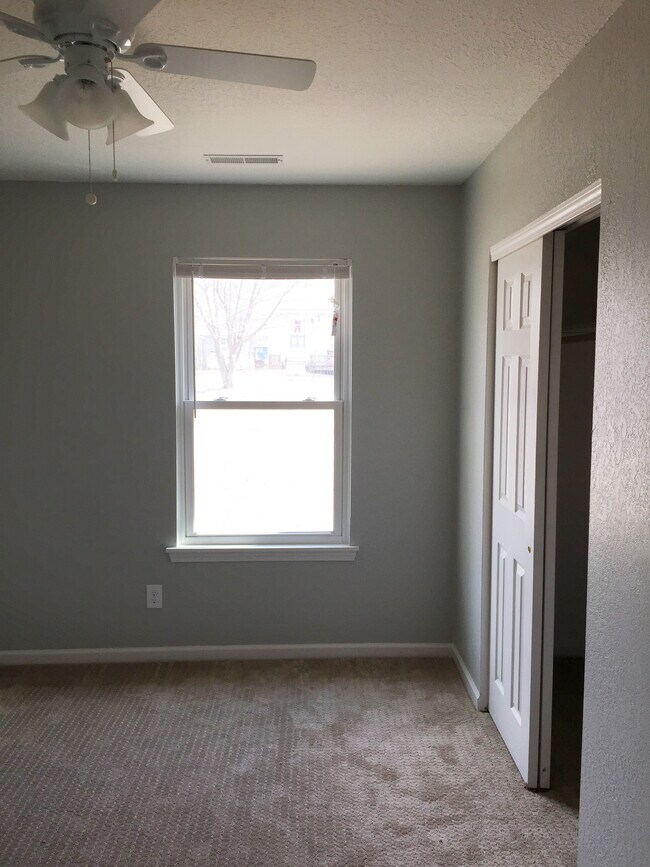 Building Photo - 2517 Maverick Ln