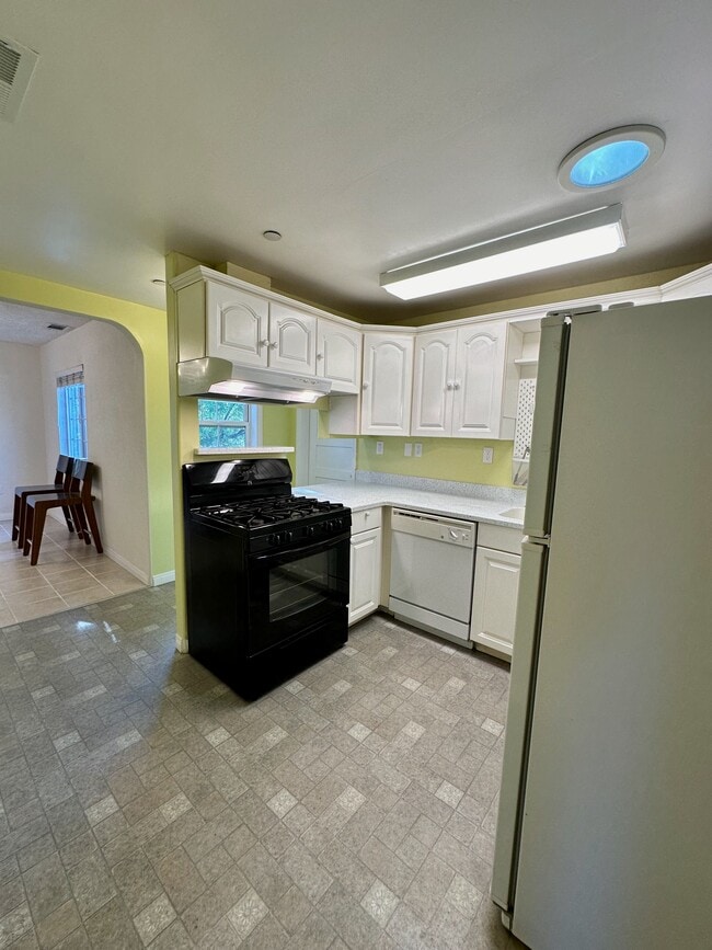 Building Photo - 7755 Mango Ave