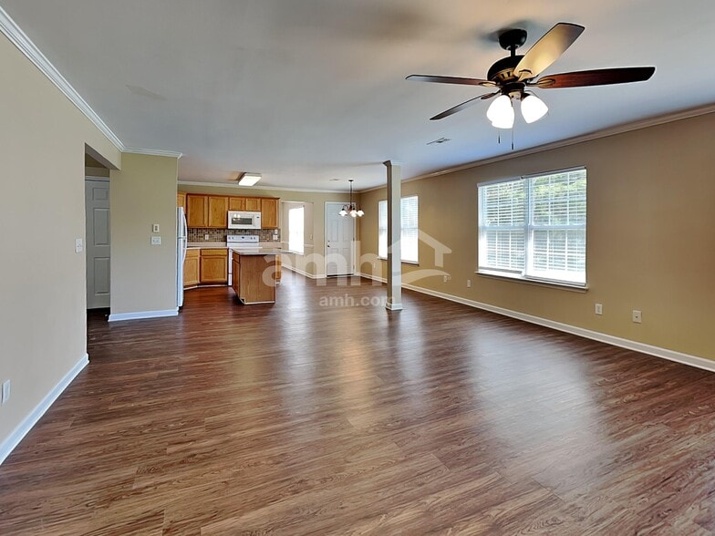 Building Photo - 2119 Ponty Pool Dr